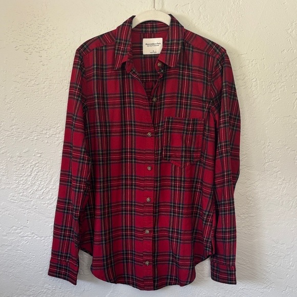 Abercrombie & Fitch Tops - Abercrombie & Fitch Soft A&F Holiday Red Flannel Plaid women’s Shirt S